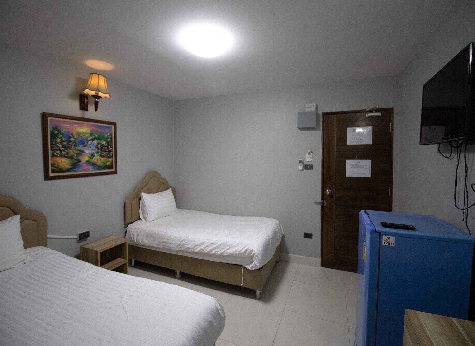 Kun Hotel Nakhonratchasima Exteriör bild