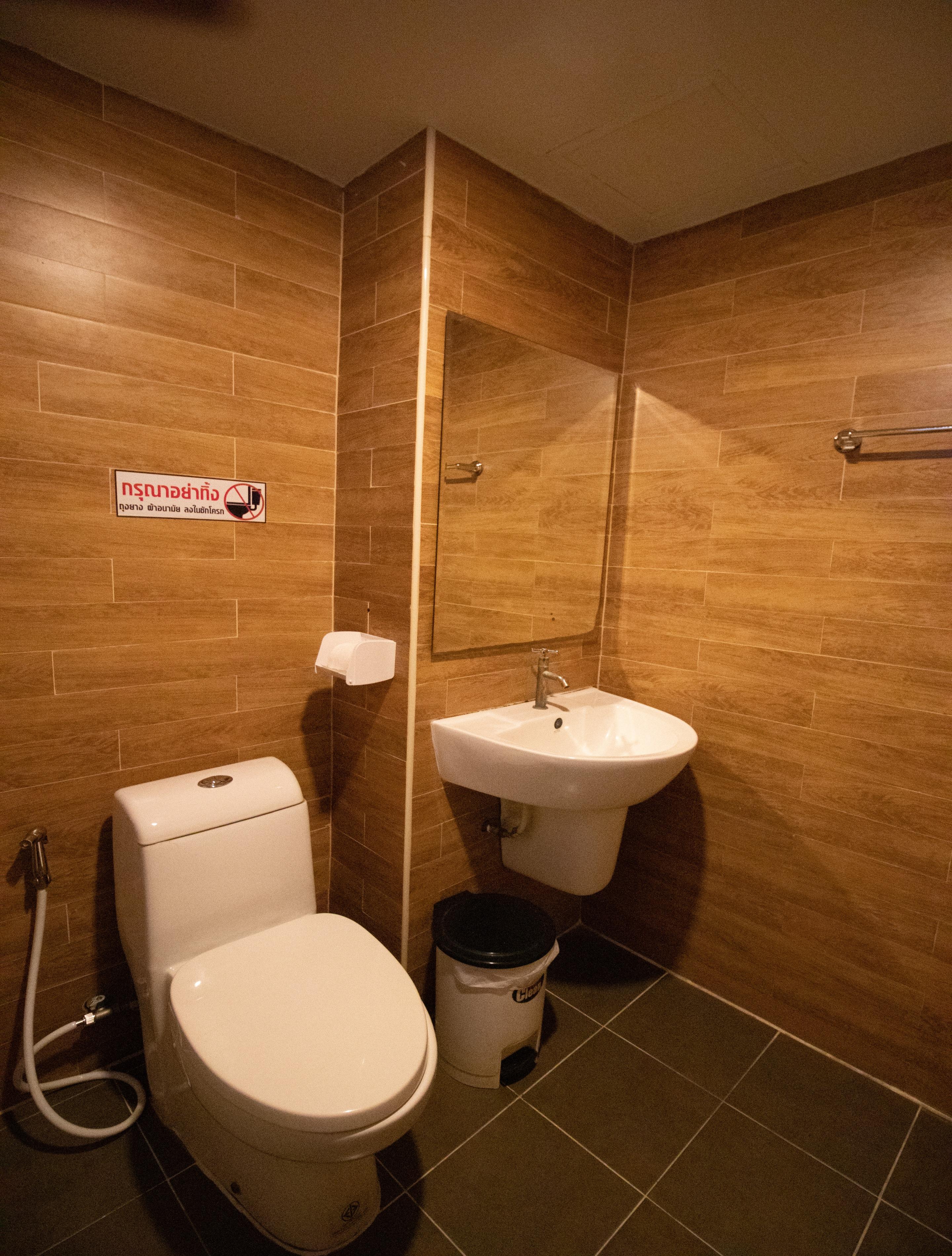 Kun Hotel Nakhonratchasima Exteriör bild