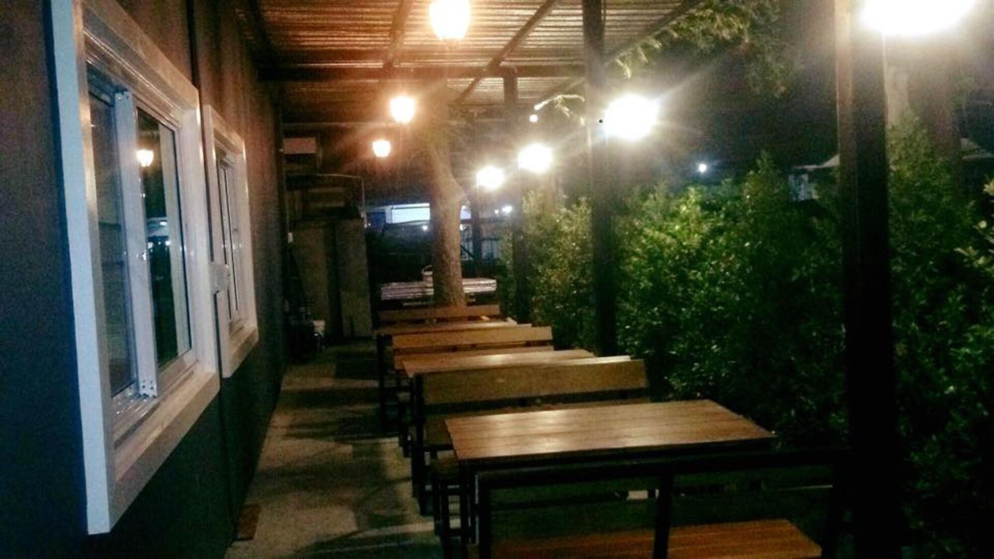 Kun Hotel Nakhonratchasima Exteriör bild