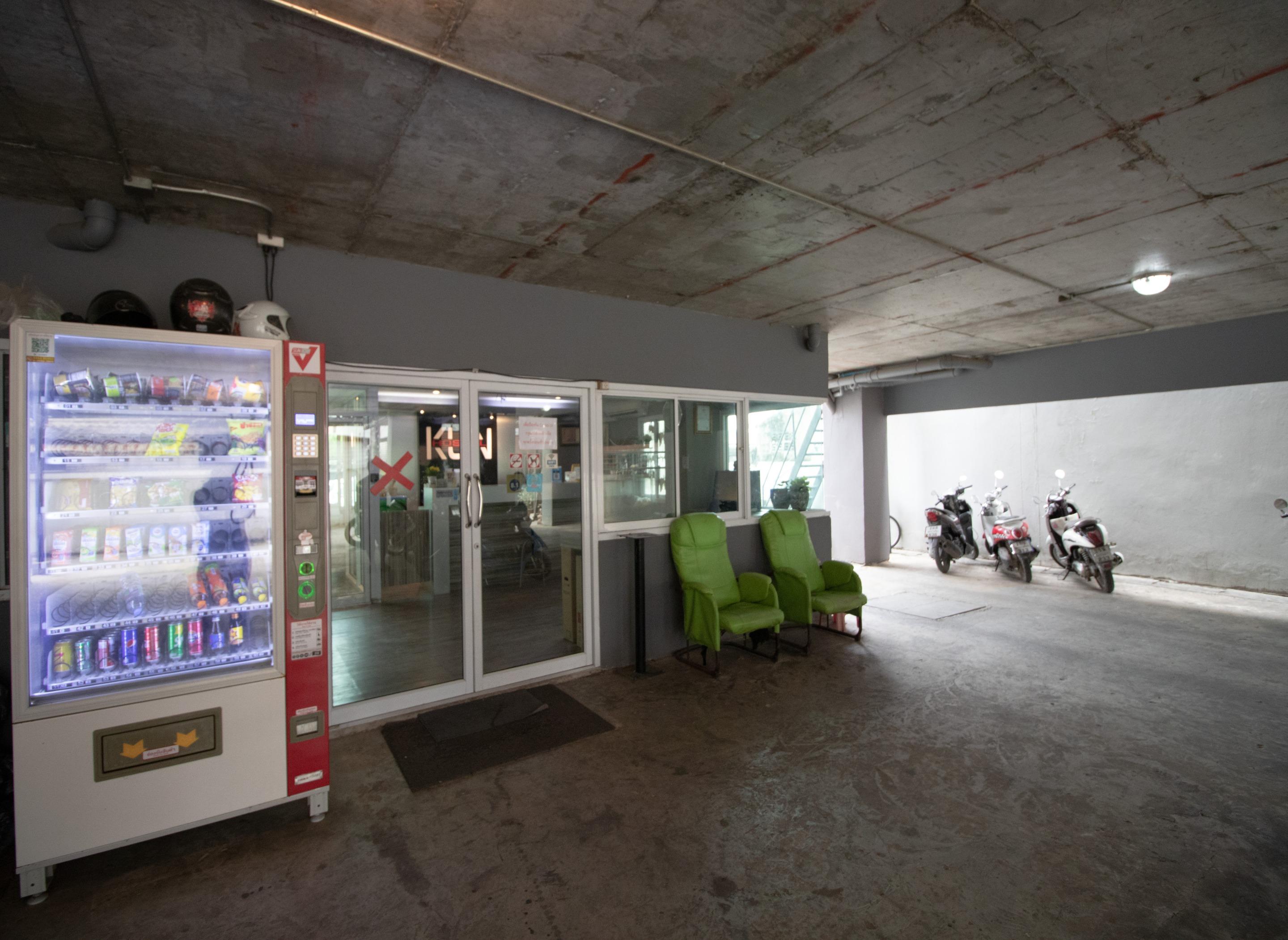 Kun Hotel Nakhonratchasima Exteriör bild