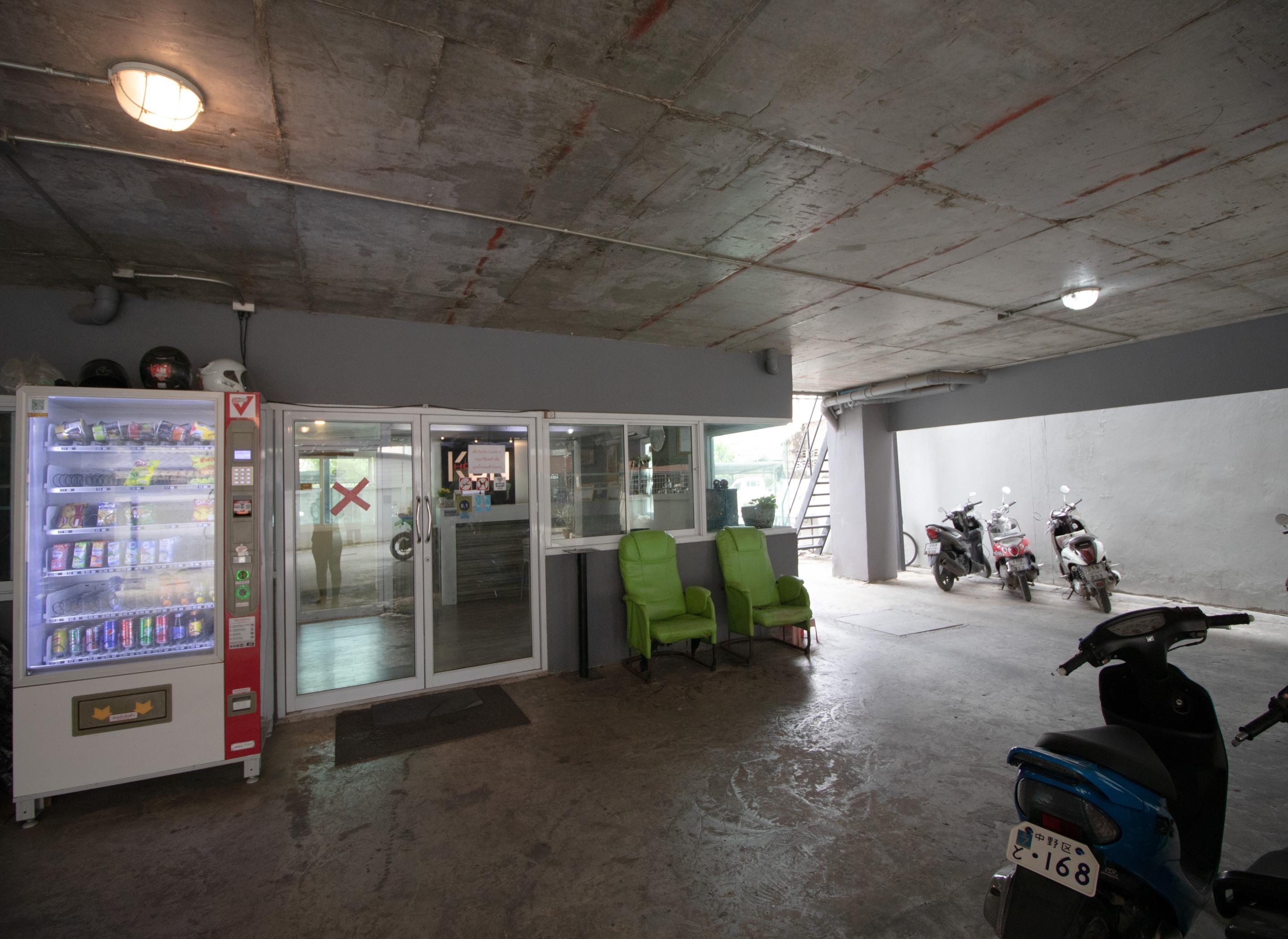 Kun Hotel Nakhonratchasima Exteriör bild