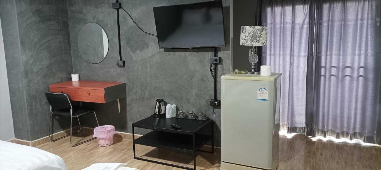 Kun Hotel Nakhonratchasima Exteriör bild
