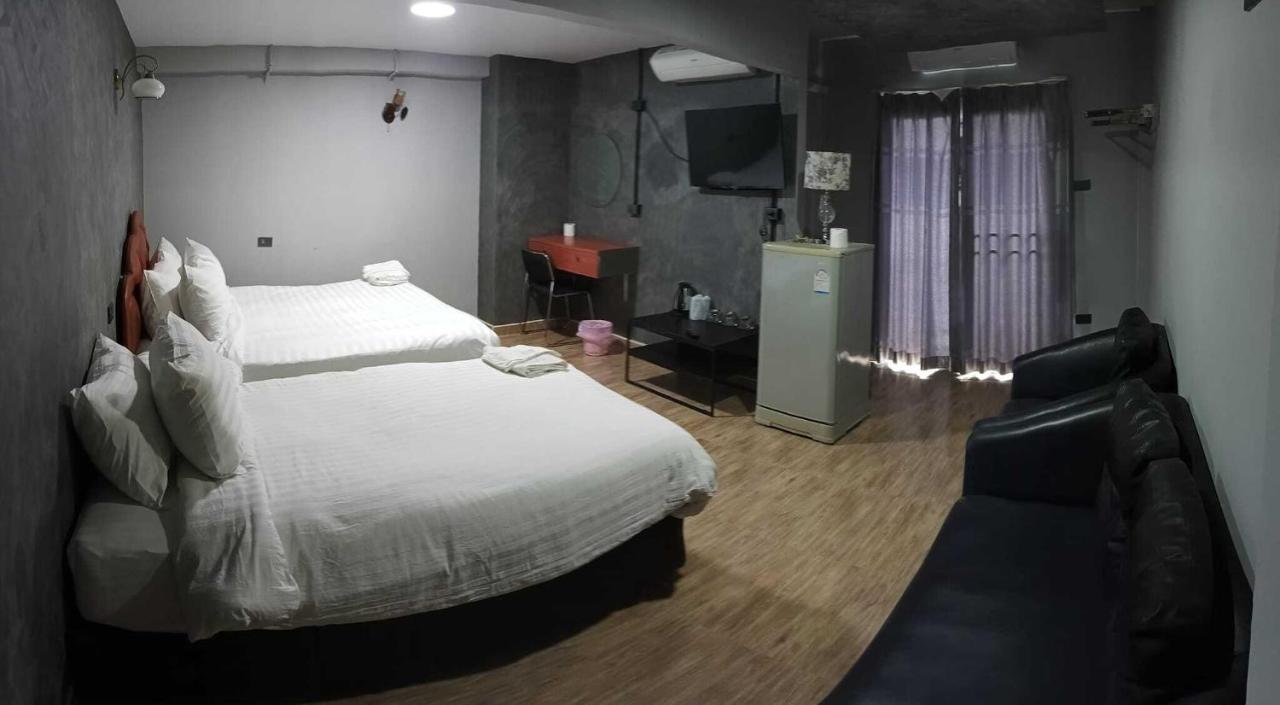Kun Hotel Nakhonratchasima Exteriör bild